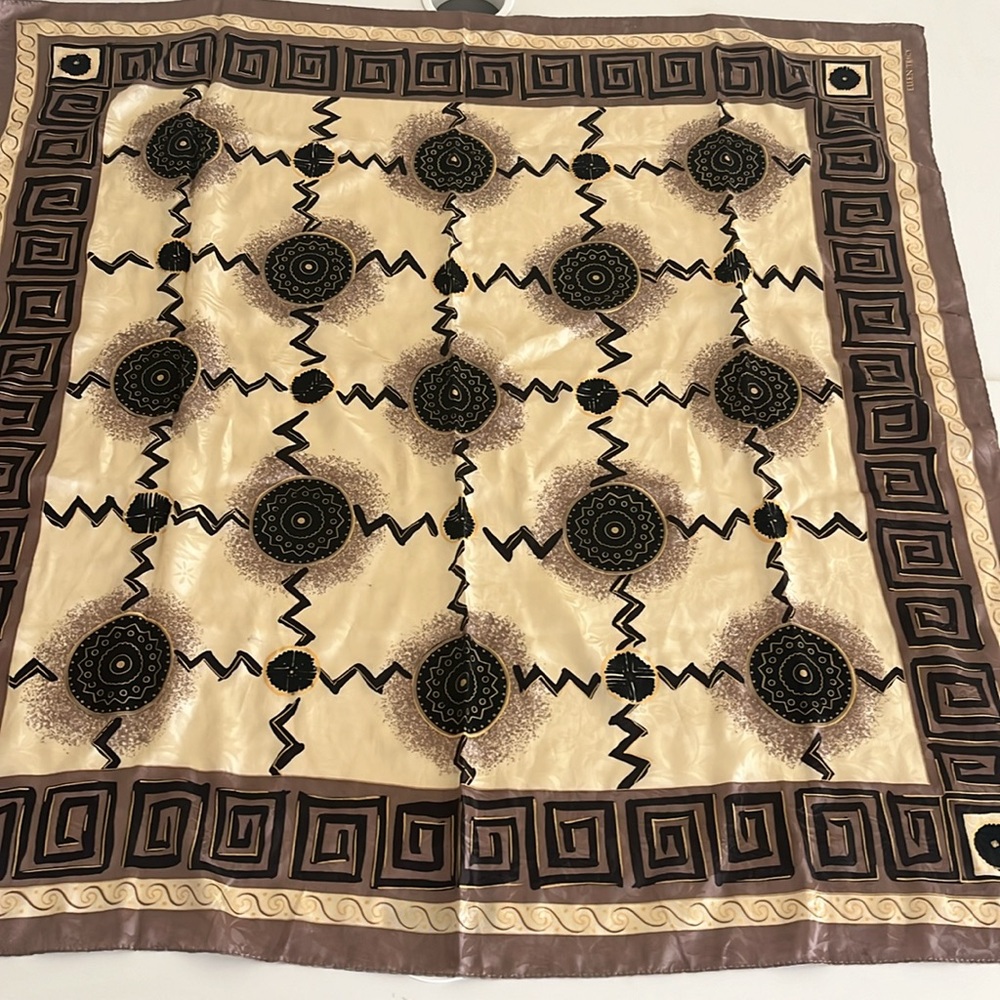 Ellen Tracy Scarf